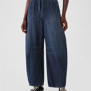 GAP Mid-Rise Easy Horseshoe Jeans